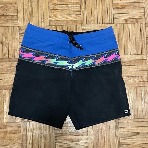 Billabong board shorts - Picture 1 of 2